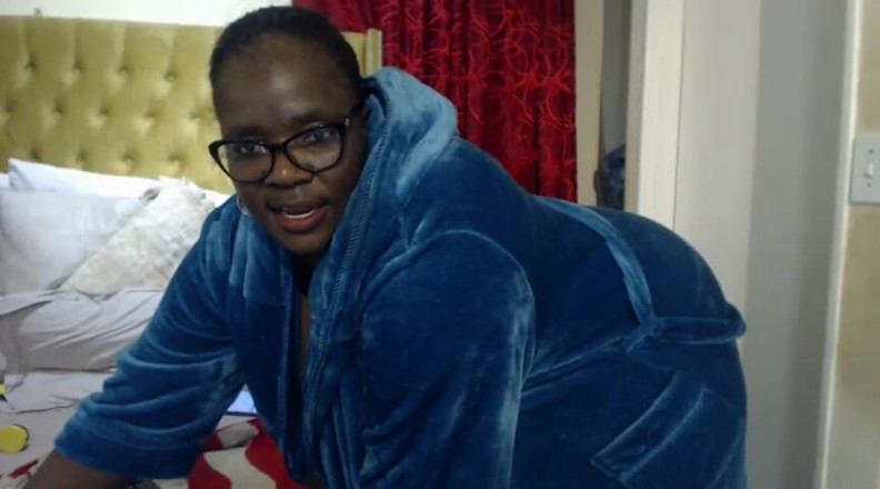 Legendary Booty Overdose: Horny SSBBW Masturbating and Having Breakfast in Bed