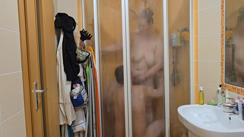 HNC Productions: Solo Bañando Juntos... Hasta Que Se Convirtió En Sexo De...