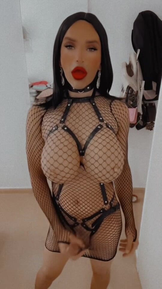 Sissy Slut Brianna: Spune-mi, târfă, unde merge prima dată gura asta disperată? La...