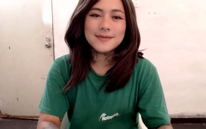 Kimberly Polizzi: Une trans sexy se masturbe pour vous