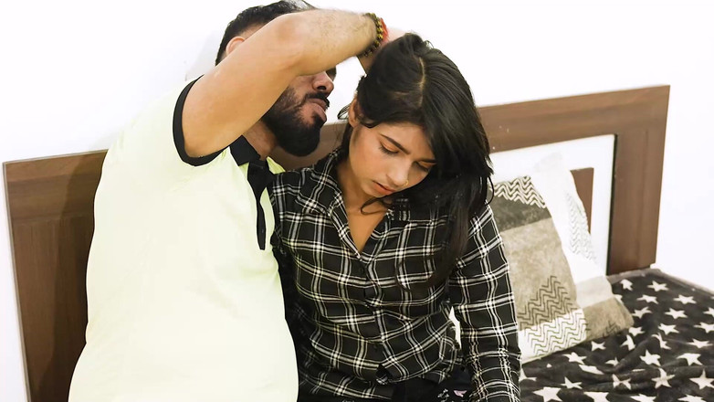 Uncutadda: Nevlastní otec šuká svou nevlastní sestru a tvrdě šuká