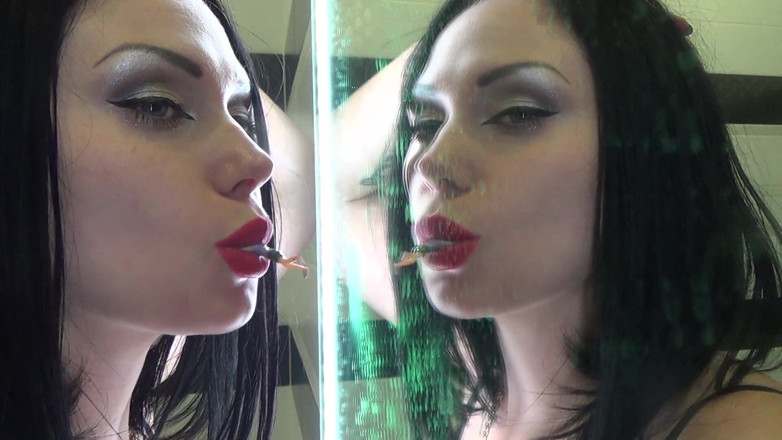 Goddess Misha Goldy: Gentle Giantess Playfully Threatening Eat!