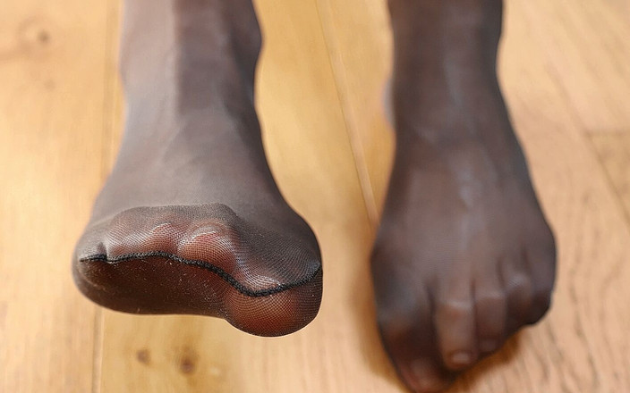 DeesseJulia: Fetiche de pies de nylon y pantimedias - maitresse Julia femdom