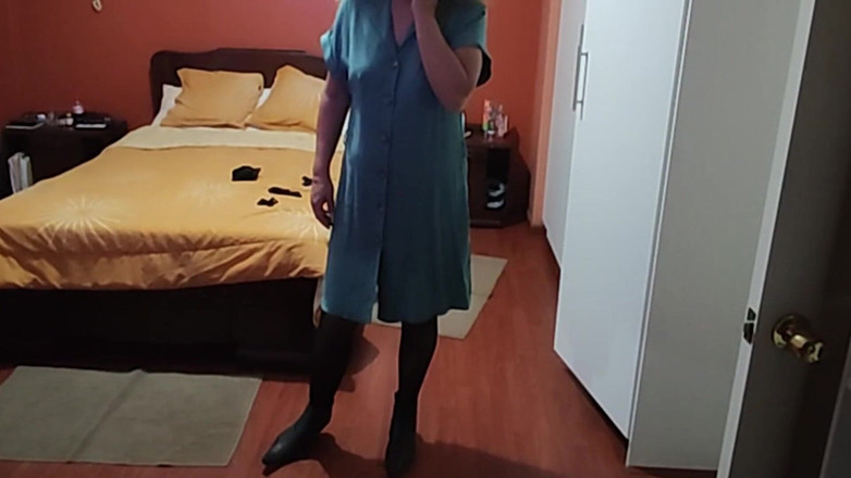 Ardientes69: Я прихожу домой с работы в возбужденном, и я показываю себя перед мужем горничной, мне нужно трахаться