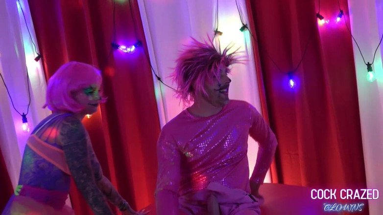 JessieRaexx: Pinke Clowns Mit Aprilpaisley