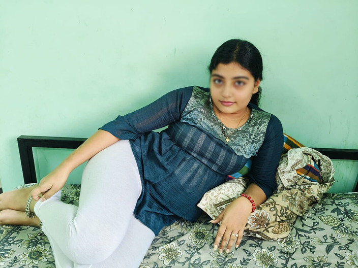 Mili bhabi: Красиву індійську зведену сестру так сильно спіймав і трахав зведений брат, хінді аудіо секс, дезі сільська індійська місцева хінді ммс