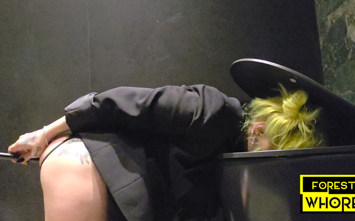 Forest-Whore: Mina nya offentliga toaletter spel. Del 2