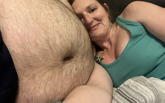 MistressWriggler: Hast du einen großen schlaffen bauch? Du kannst meine äußerste Glückseligkeit...