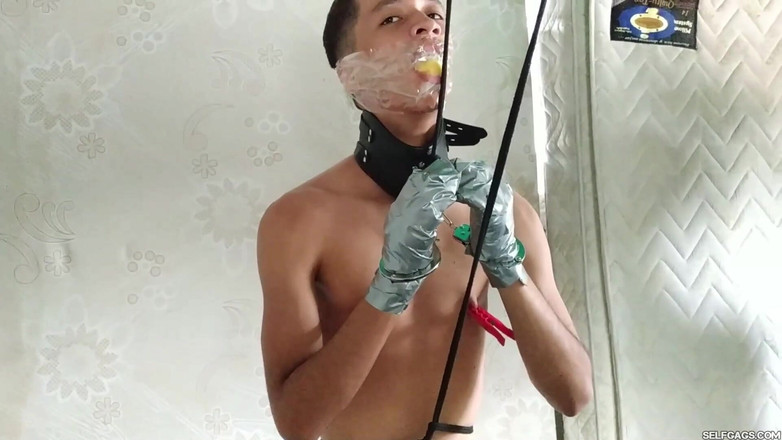 Selfgags femdom bondage: अकेली लैटिन लड़के के साथ चंचल कैटवूमन खिलौने!