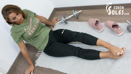 Czech Soles - foot fetish content: Senaman awek kuat dan kakinya yang seksi kecil