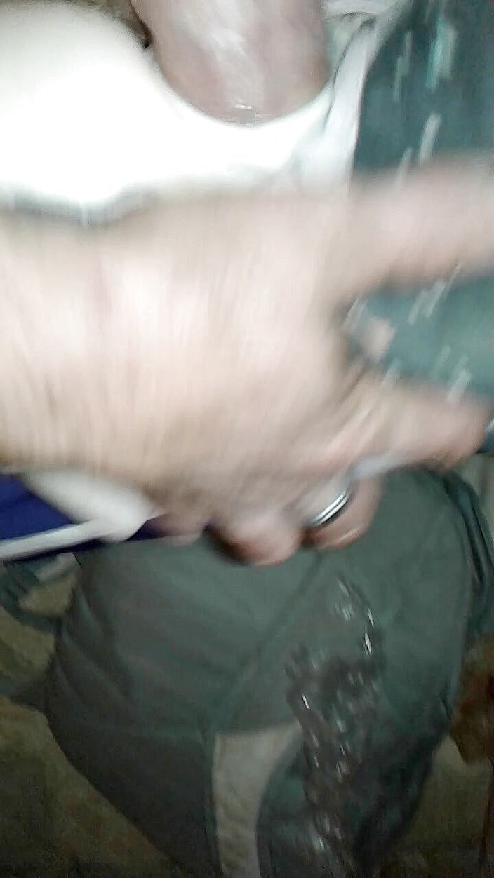 Bigwhitemeat: Šukání mé silikonové kundičky a zadku hračkou s výstřikem