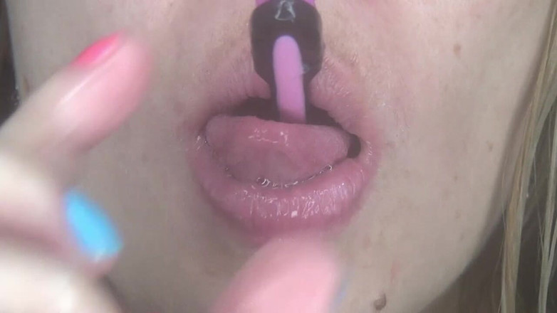 Angel eyes studio: Pertunjukan sikat gigi panas dan basah!!