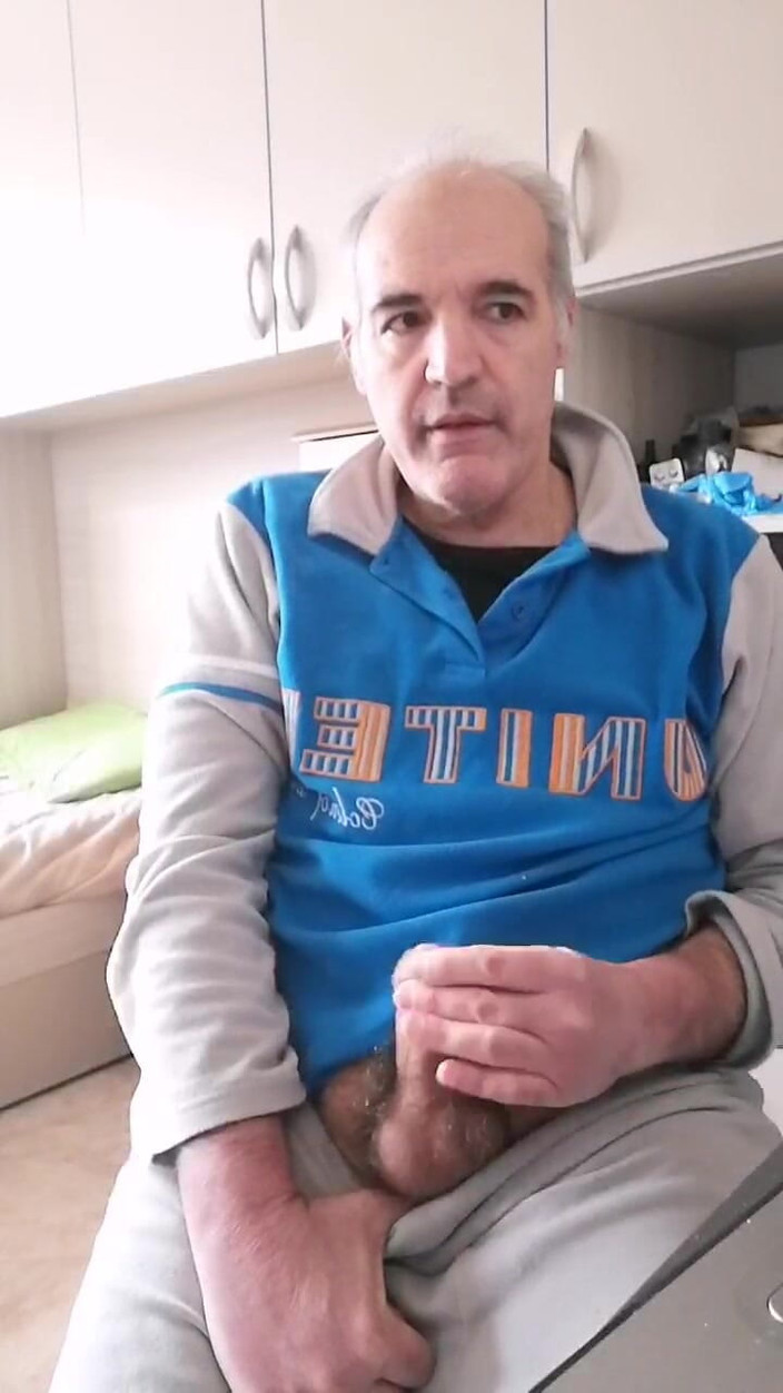 Setesesso7: Je jouis dans mon café et j’ai avalé tout ça sexy