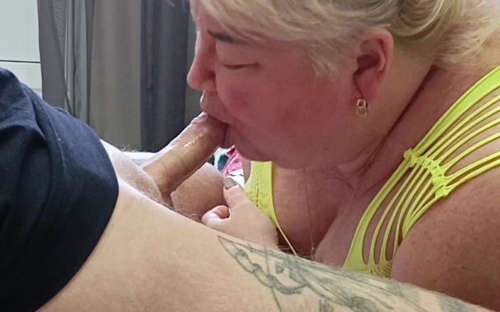 Zona901: Svärmor suger av en stor del av sperma från en...