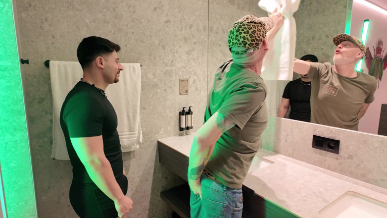 Sensual-X: Detrás de escena - Dave se folla a Mia en la...