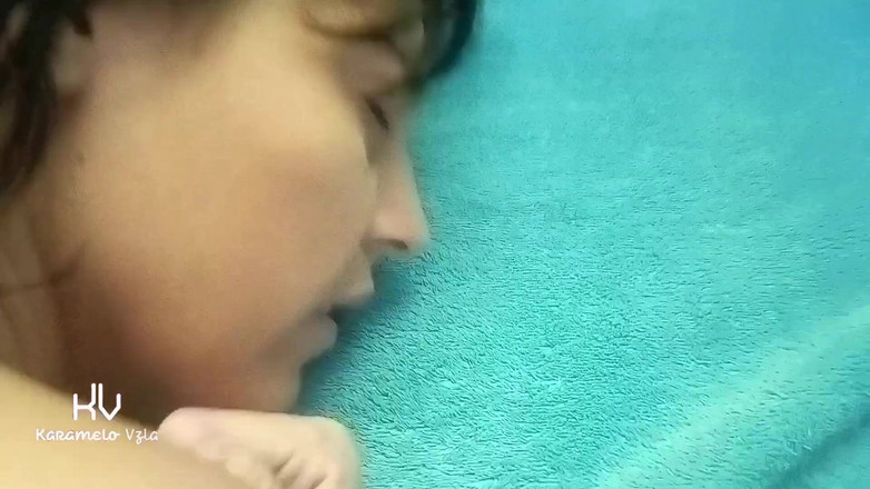 KarameloVzla: 清洁女工来找更多的鸡巴，而我的准备和努力为她