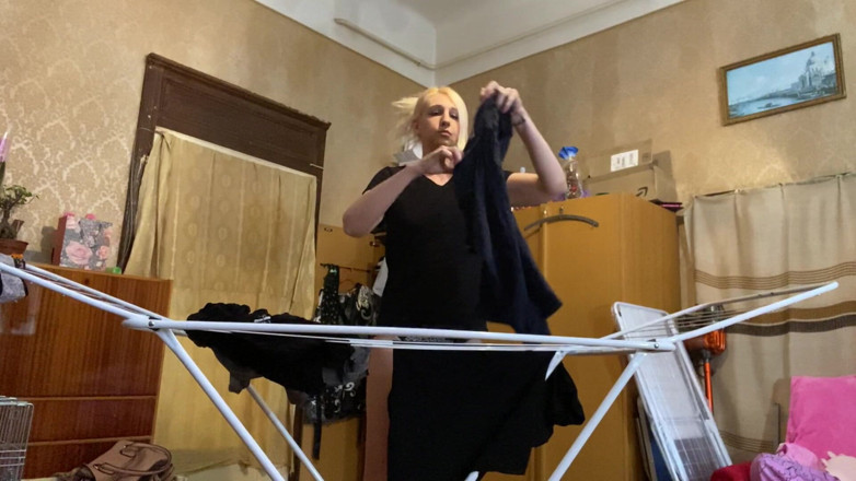 Cuteblonde666: Ev işi sırasında büyük kıllı orgazm