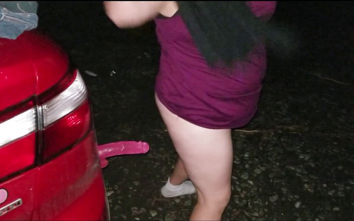 Sexy NEBBW: Sexy BBW fucks her car and dildo