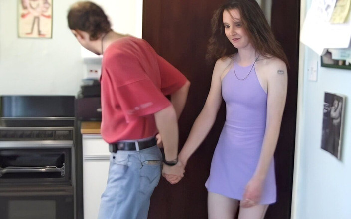 Real Sex Pass: Roodharige met sproeten en bleke roodharige met kleine tieten, poesje...