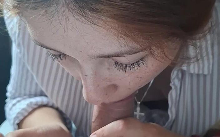 Eliza White: Sục cu cho mẹ kế của tôi trong khi bố...