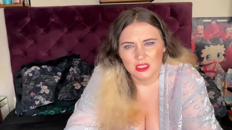 MissFFW: Femdom BBW karstises Needle Dick przegrany podczas palenia