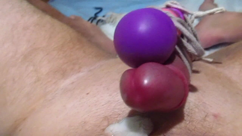 Hot guy solo: The gay tied a girlfriend's vibrator to his dick and...