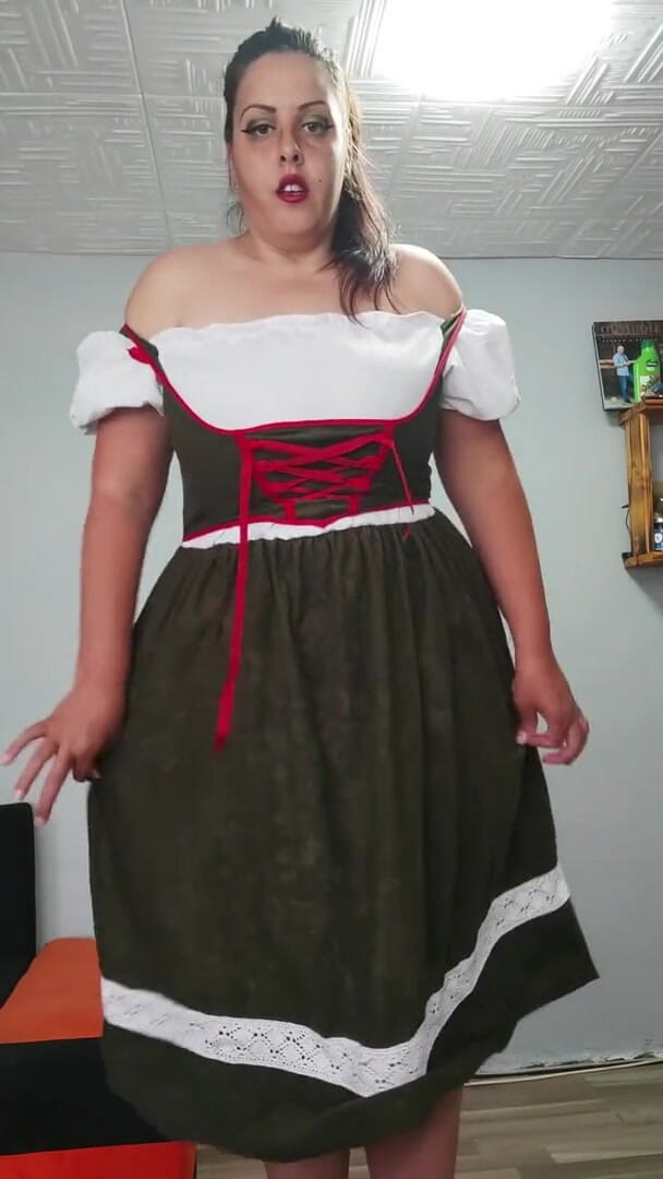 Young_strawberry: Erika Robot este aici pentru tine