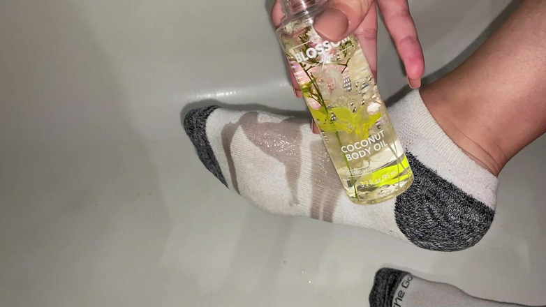 footivities: Voetoliemassage in enkelsokken