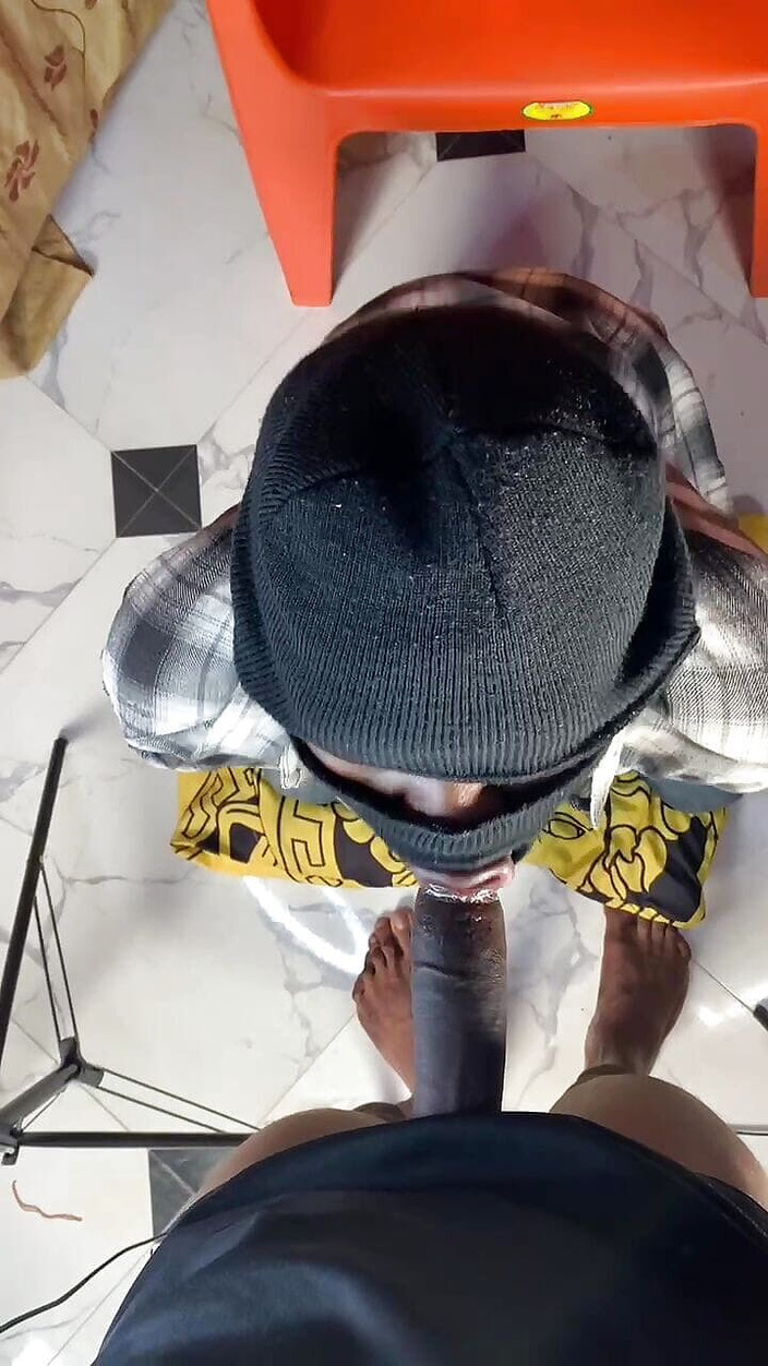 Stilesbhalifa1: 非洲女郎吮吸并骑乘长鸡巴