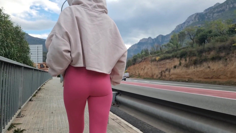 TheloveStory: Masturbacja na zewnątrz napalonej nastolatki i spermy