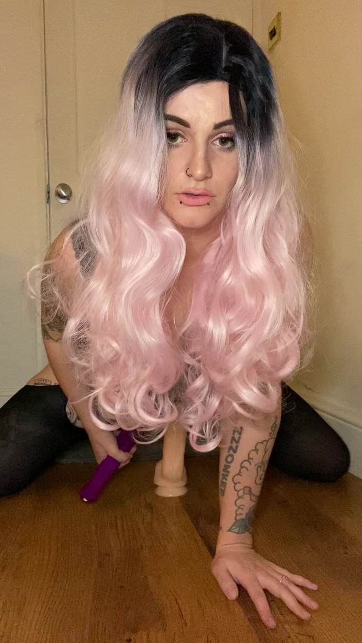 EeveeXo: Eevee essaye de baiser sa nouvelle bite de 8 pouces