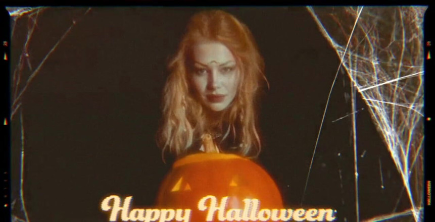 Goddess Misha Goldy: ブー今日、私は自分自身をずっと良く感じています!ウフフ、今日は自分で助けを借りずにベッドから出ることができます