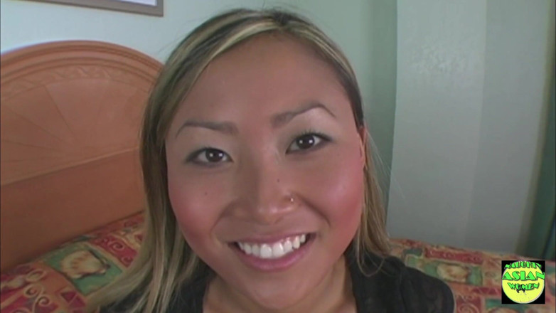 Naughty Asian Women: Một chàng trai trong tư thế doggy style chịch lỗ...