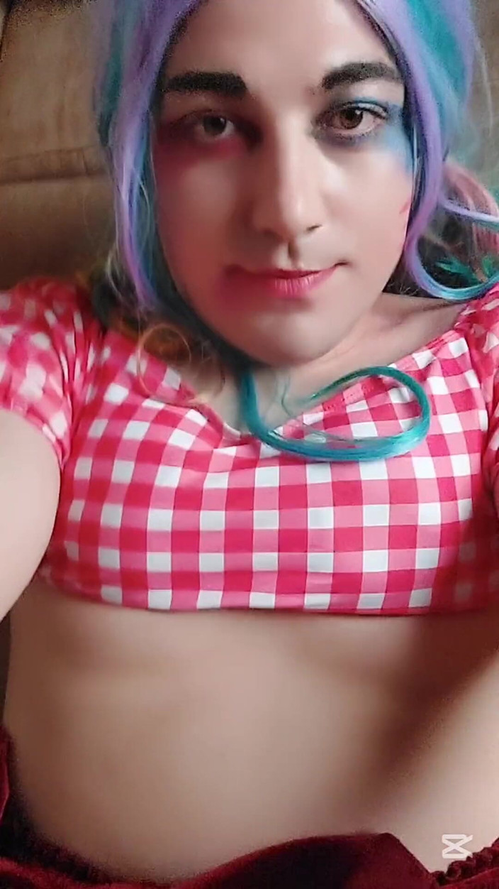 Kitty_Cross: La meilleure éjaculation que vous ayez jamais regardée, une transsexuelle mignonne éjacule...