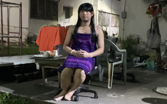 Fampfy Nana: Creampie saya suka mandi dari alat kelaluan awak.