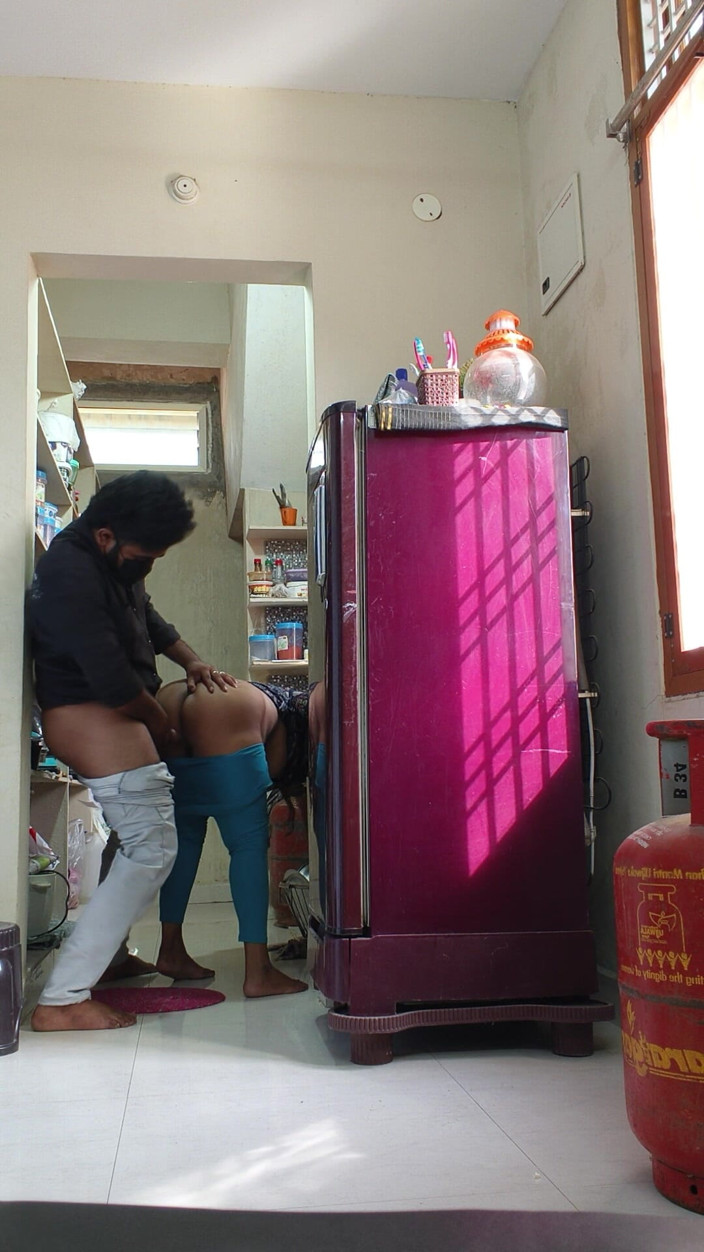 Naz54: Desi Girl in Kichen