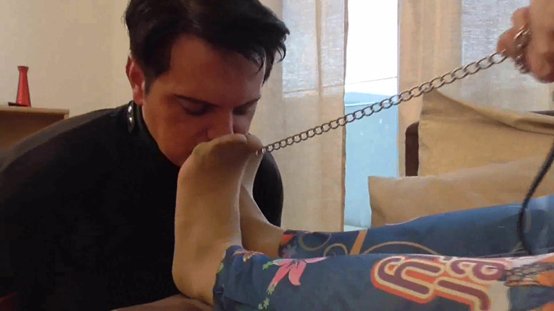 Foot Girls: Feet smelling for my obedient foot slave