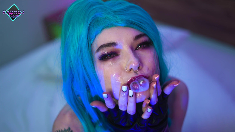 Karneli Bandi: Красуня Джінкс має велике задоволення від ділдо. Karneli Bandi