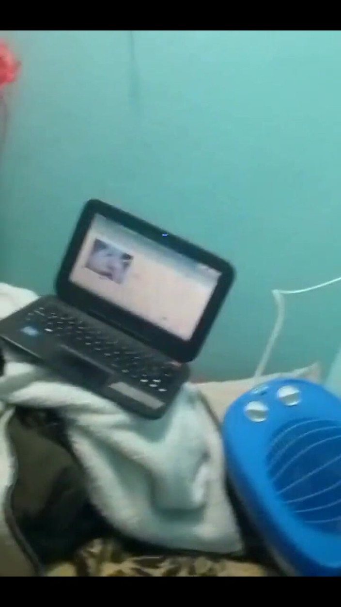 Fitcure1: Noi filmam din fata cu telefonul mobil