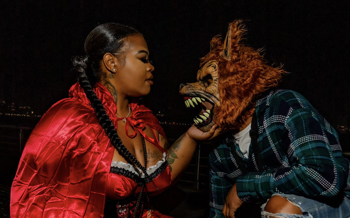 Devindrills: बड़ा बुरा भेड़िया थोड़ा लाल रॉबिन हुड पाता है