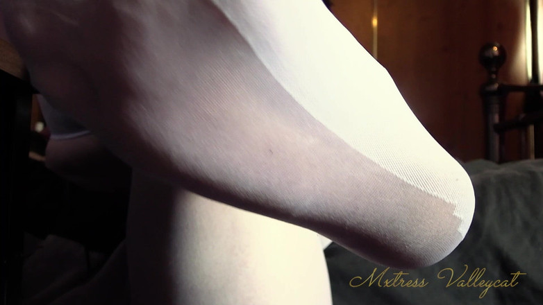Mxtress Valleycat: Snare в шелковых чулках
