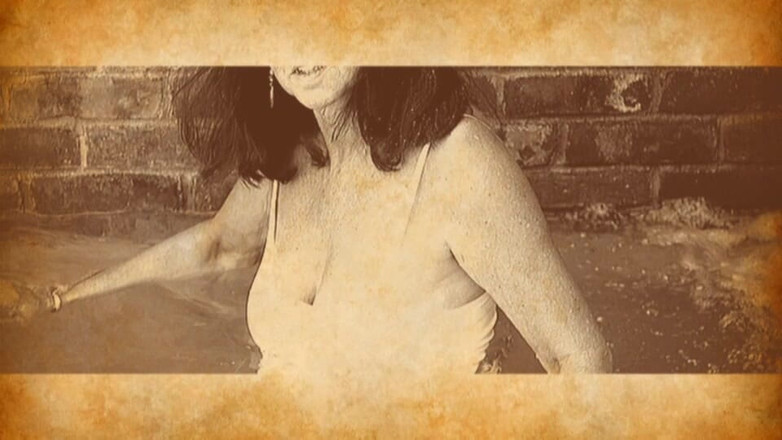 Candi Annie: Веселий трах на відкритому повітрі у фонтані - Канді Енні