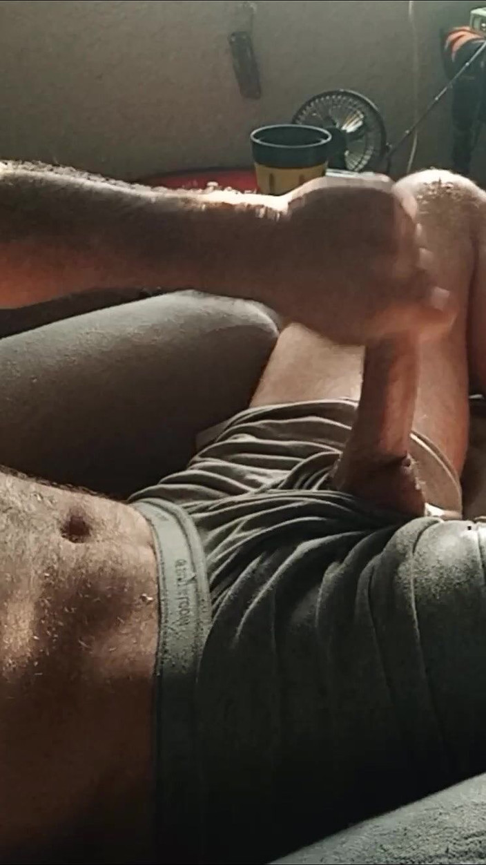 Dirty Donnie: 通过我的拳击手飞机自慰唤醒木头