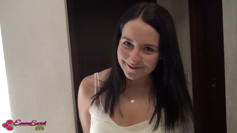 Emma Secret: Creampie! Hitsige Man Neukt Me Kaal! Zijn Vrouw Is Vlak...