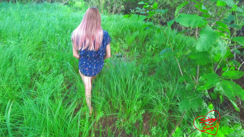 SOboyandSOgirl: Une beauté se fait enculer dans le parc de la...