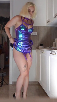 Big Ass Blonde Hot Raver Girl in Her Festival Mini Skirt Goes No Panties to Flash Pussy and Ass