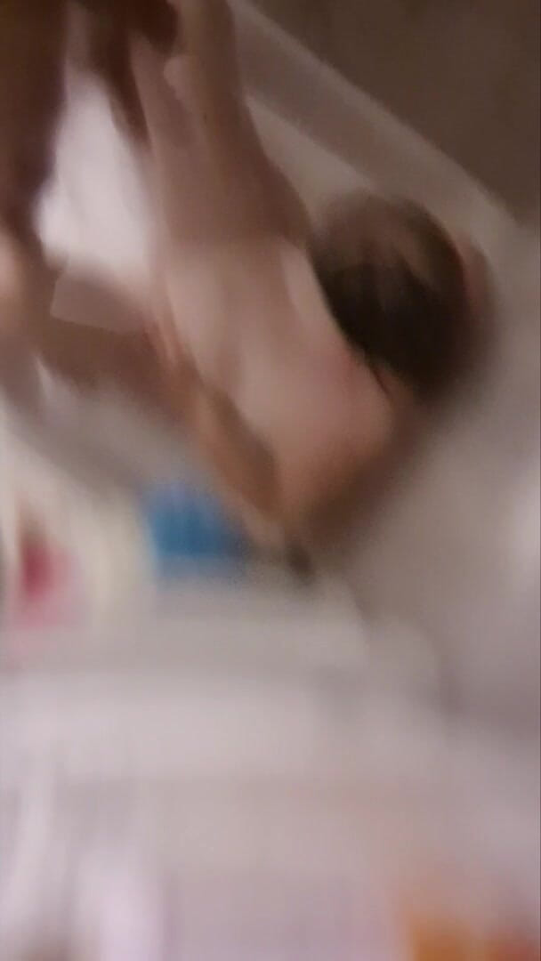 KittieNoOne: Anh ấy xuất tinh vào âm hộ cạo lông của tôi