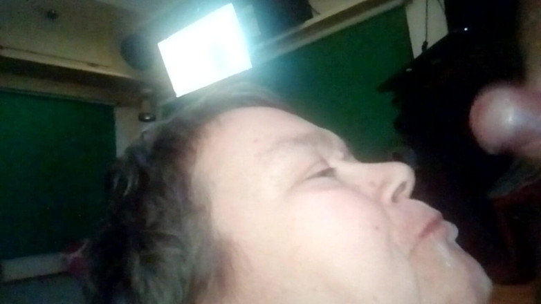 Sex hub couple: Velký výstřik do jeniny horké pusy