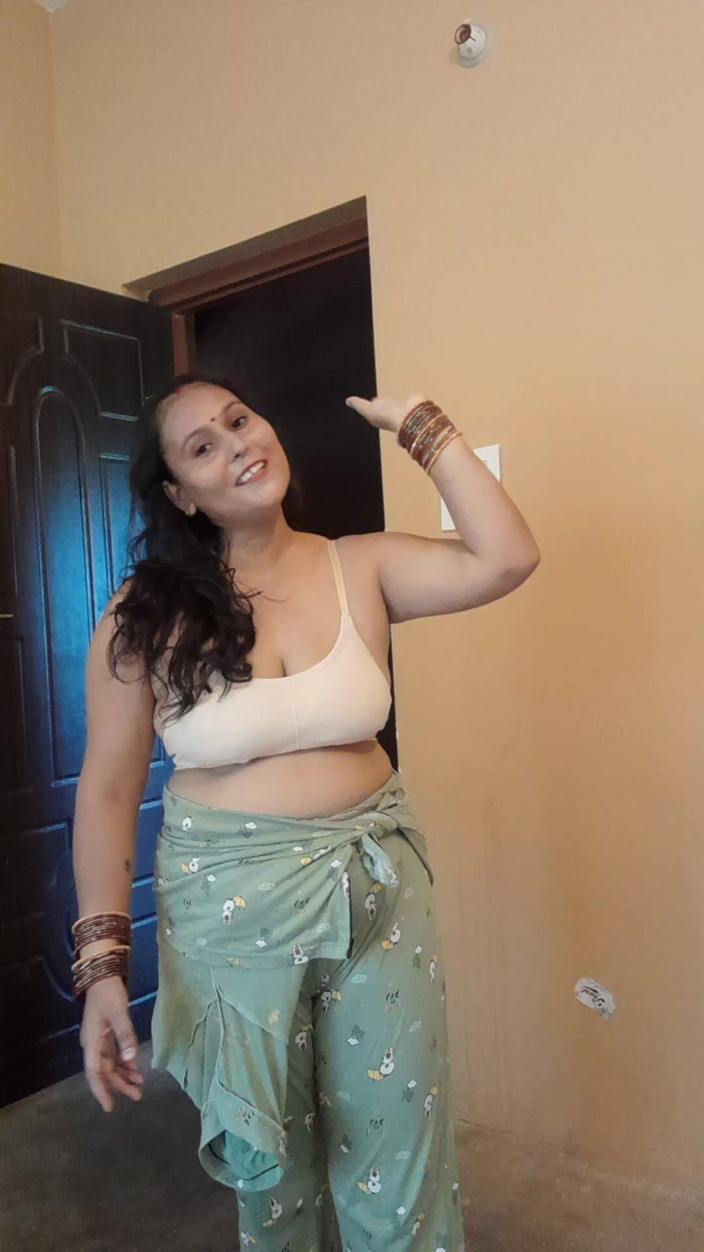 Puja555: 춤추는 푸자 베이비