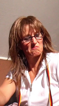 Solo casting and she is there - Mature woman with glasses likes to show her pussy